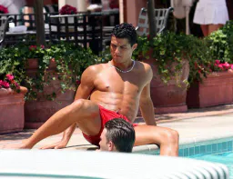 :paz_piscine: