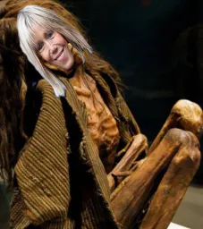 :MomiBri: