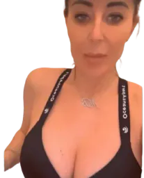 :Magalie_berdah_seins: