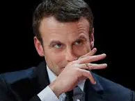 :Macron_sous_coke:
