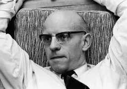:Foucault_se_fait_sucer: