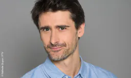 :julienpain: