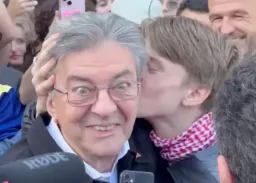 :melenchon_bisou: